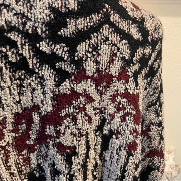 NWT vertigo poncho wrap - Picture 3 of 7
